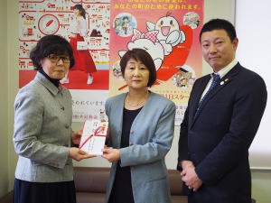 奈良県商工会青年部連合会、女性部連合会から、「歳末たすけあい」にご寄付いただきました。
