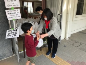 緊急子どもプロジェクト「おふくわけセンチ」(地域の子どもたちへの弁当配食事業)